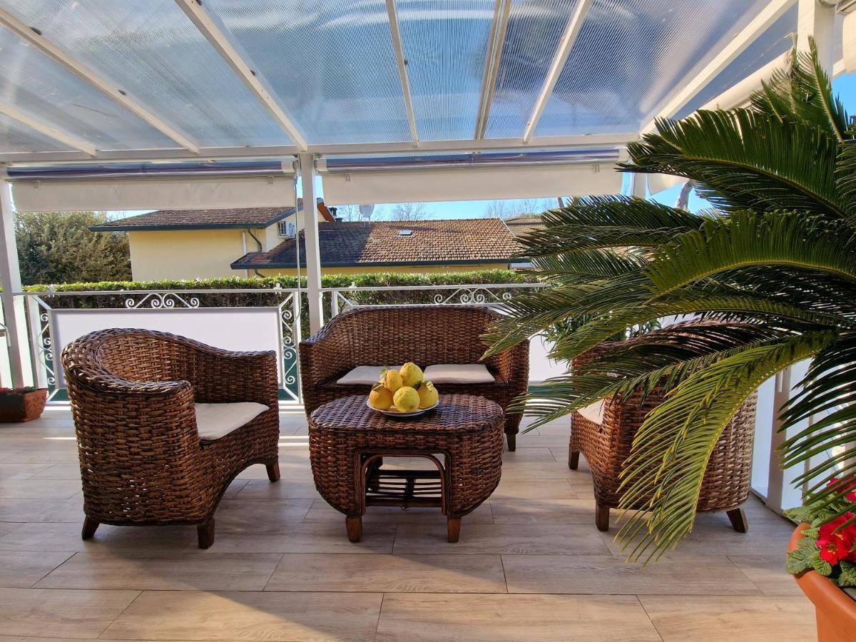 Tra Forte Dei Marmi E Marina Di Massa - Il Melograno Zewnętrze zdjęcie